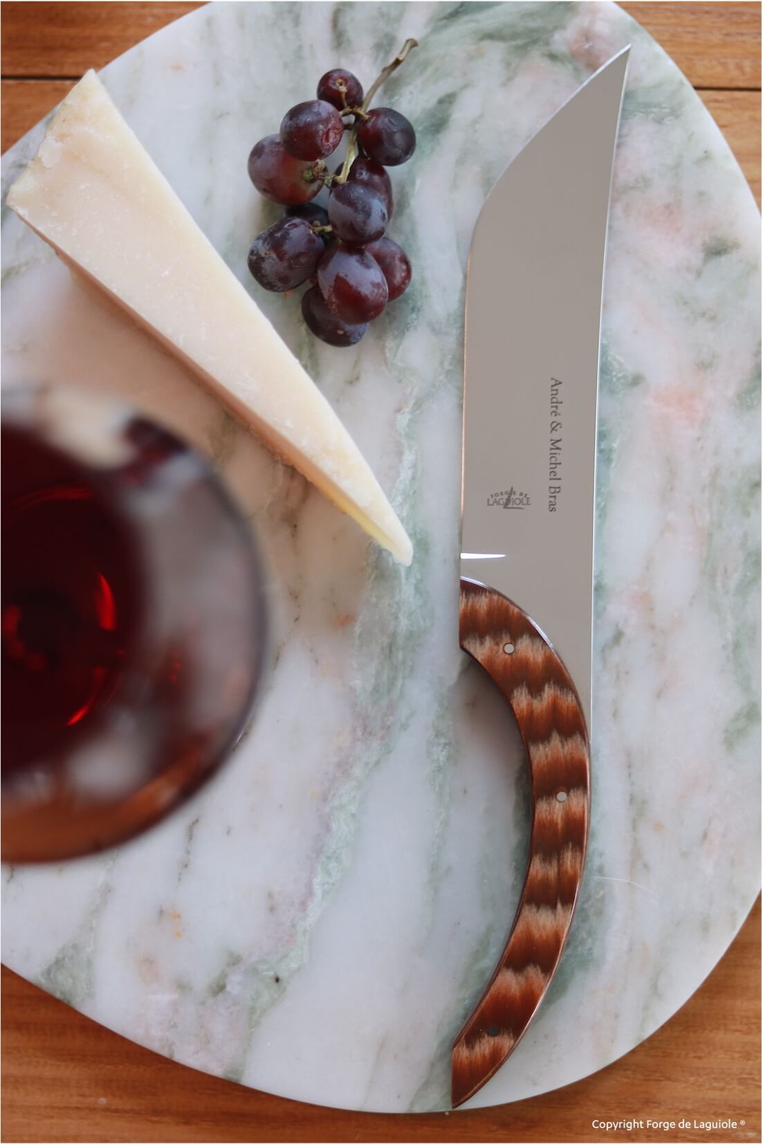 Ostekniv av Michel Bras, utholdenhetshåndtak, skinnende finish Référence : 00004237