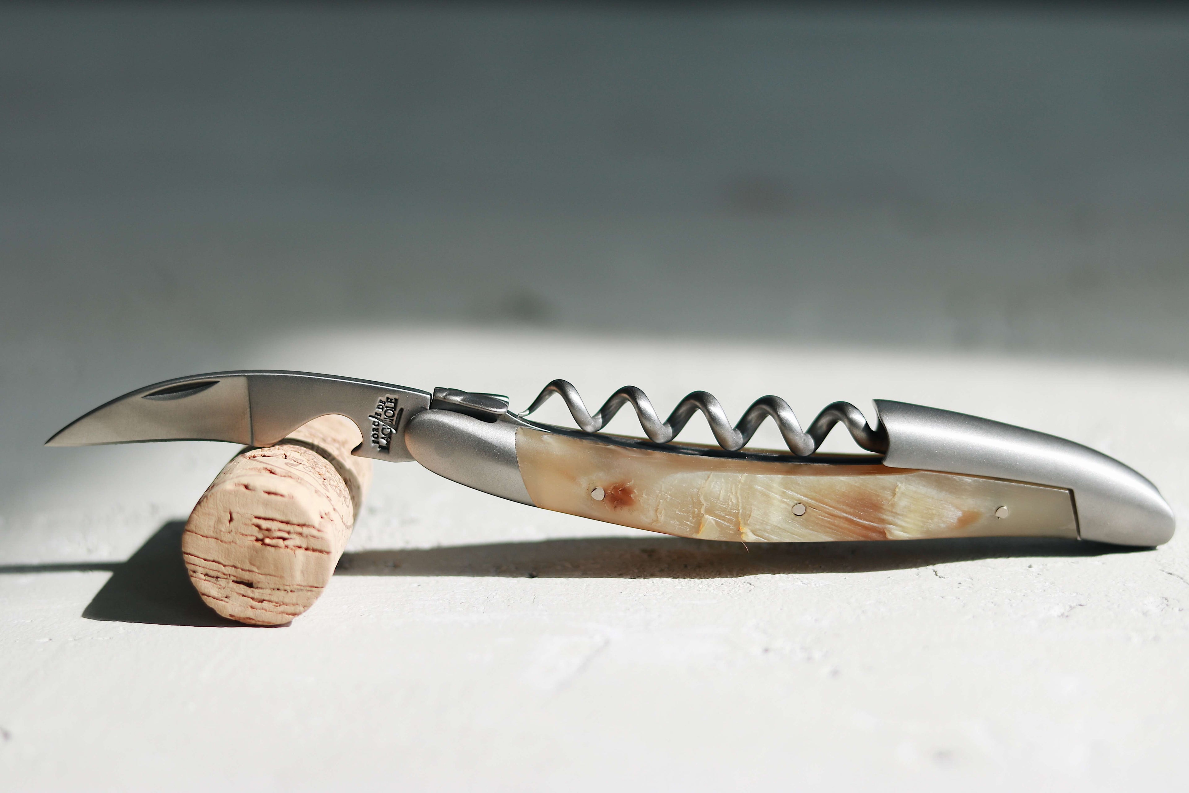 Forge De Laguiole Sommelier Aubrac Horn med sateng stål