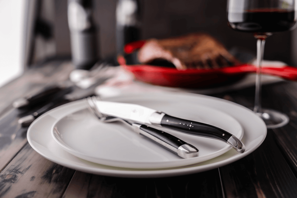 Forge De Laguiole-kniver med Dark Horn-håndtak