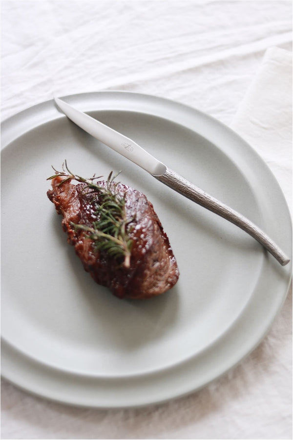 Forge De Laguiole bordkniver designet av Philippe Starck