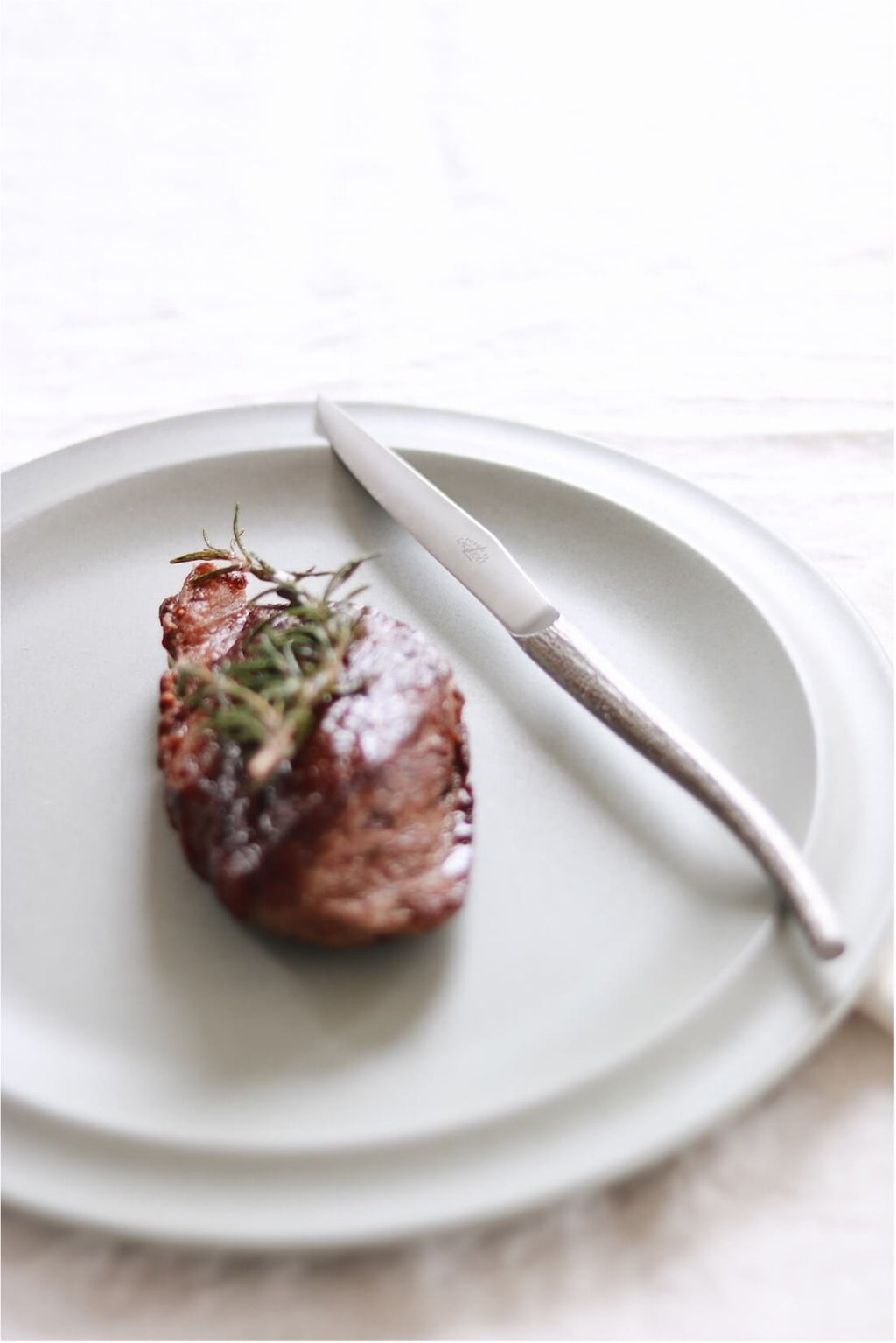 Forge De Laguiole bordkniver designet av Philippe Starck