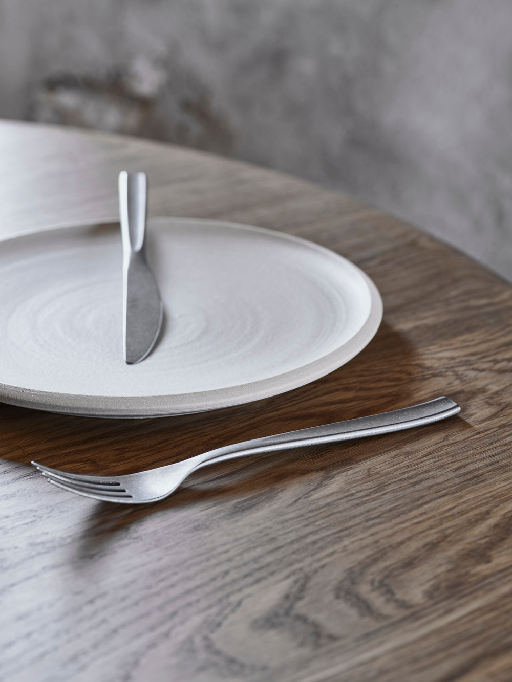 Table Noir - Barr-bestikk med steinvasket overflate