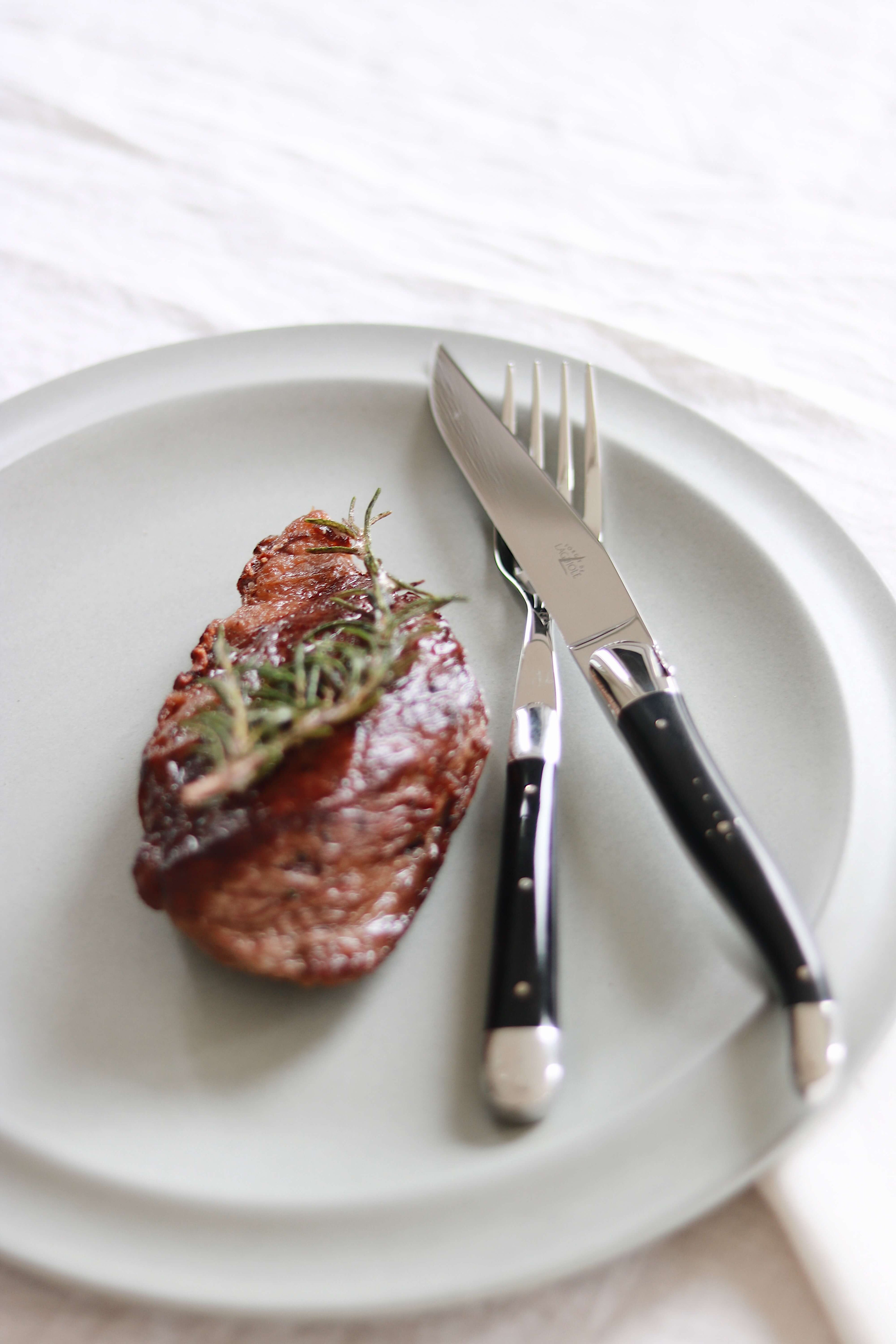 Forge De Laguiole-kniver med Dark Horn-håndtak