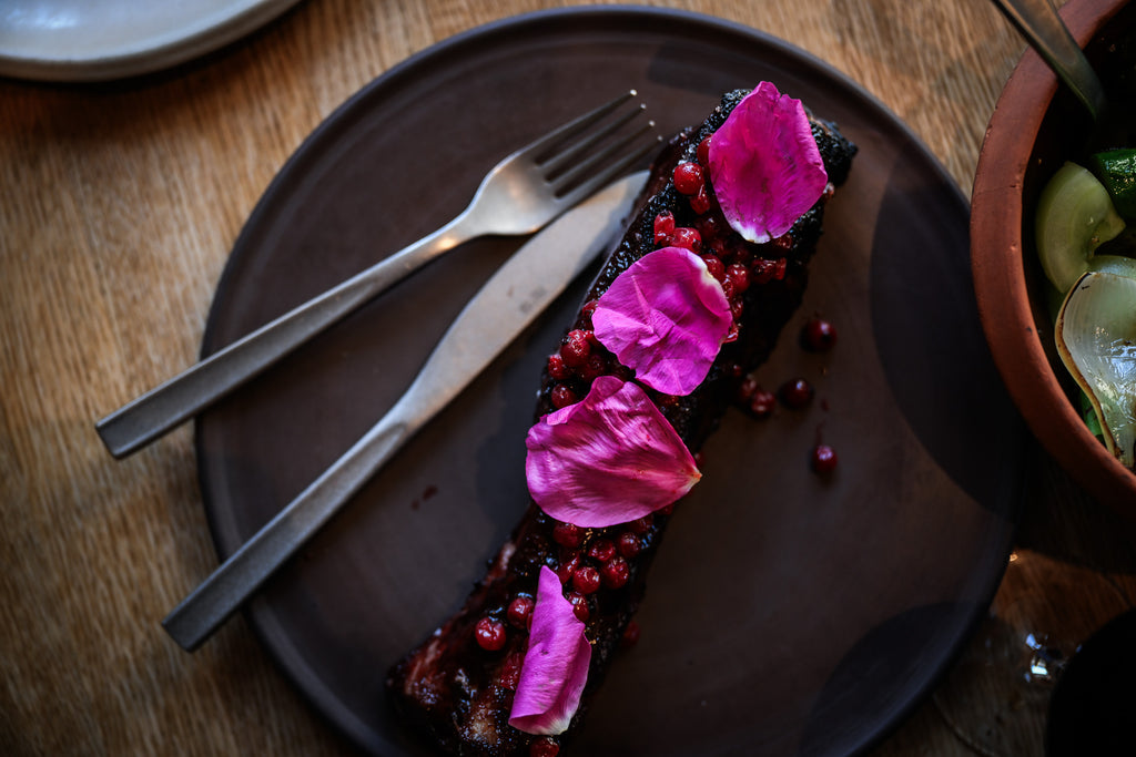 Table Noir - Barr-bestikk med steinvasket overflate